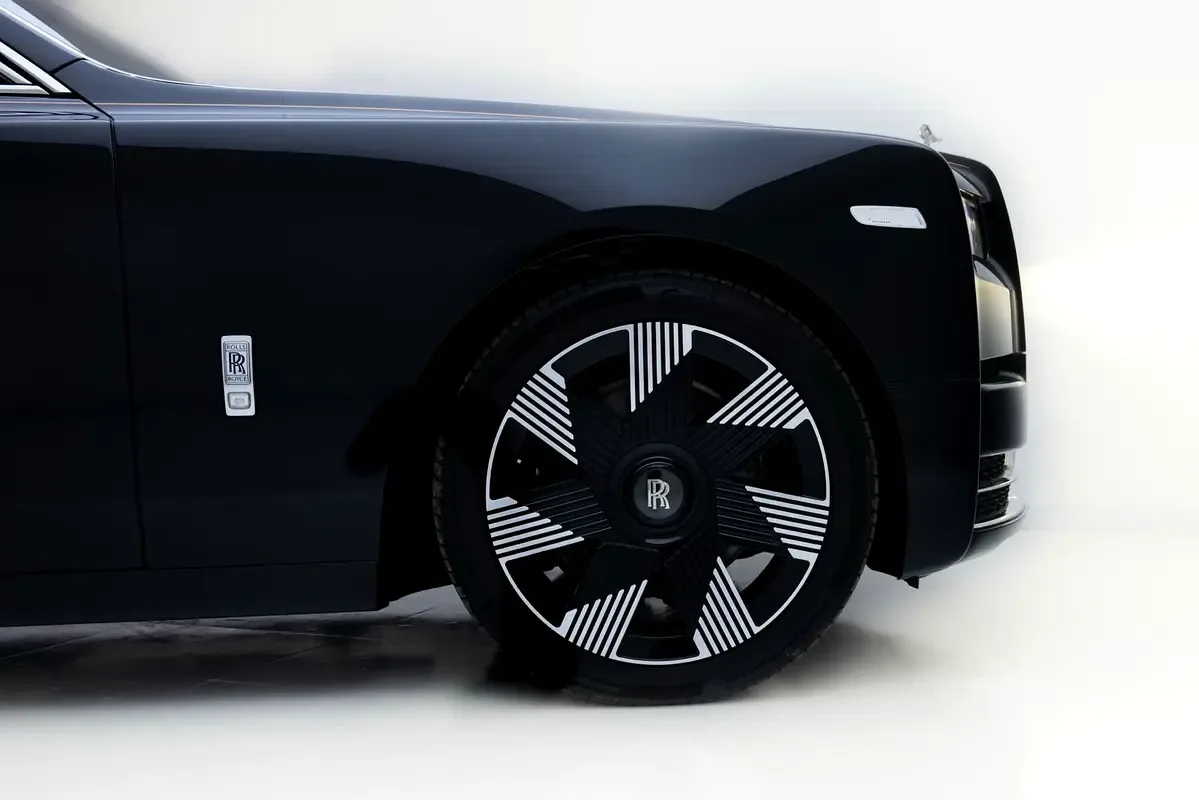 Rolls-Royce Phantom 6.7 AT SWB (571 حصان) - 2