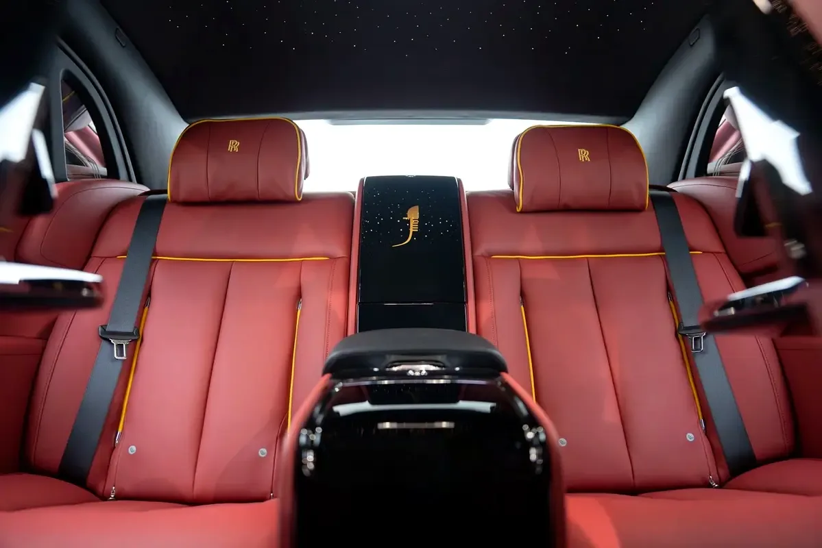 Rolls-Royce Phantom 6.7 AT SWB (571 حصان) - 14