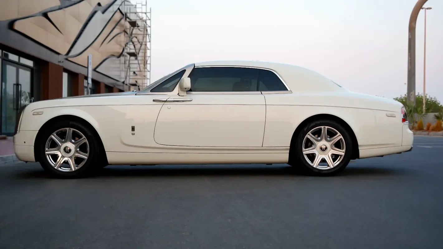 Rolls-Royce Phantom 6.8 AT (460 حصان) - 7