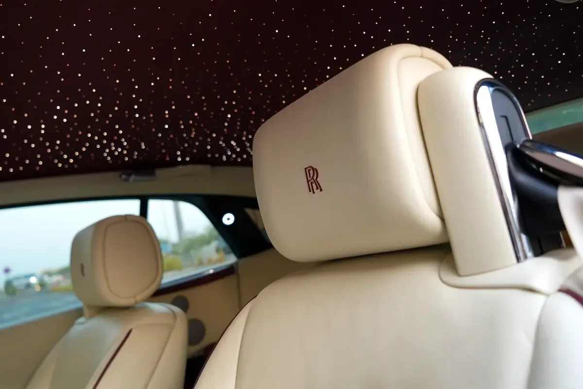 Rolls-Royce Phantom 6.8 AT (460 حصان) - 11