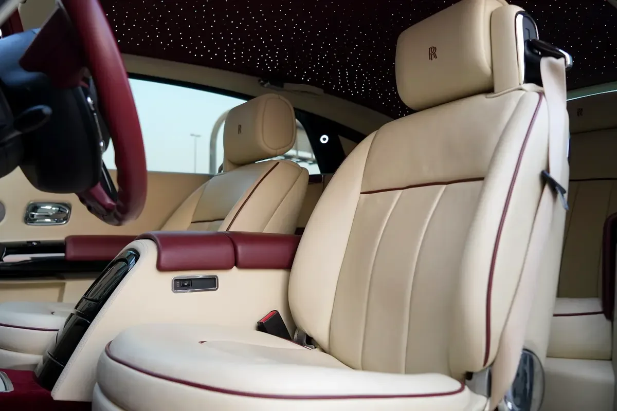 Rolls-Royce Phantom 6.8 AT (460 حصان) - 10