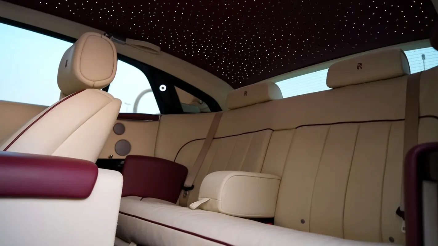 Rolls-Royce Phantom 6.8 AT (460 حصان) - 15