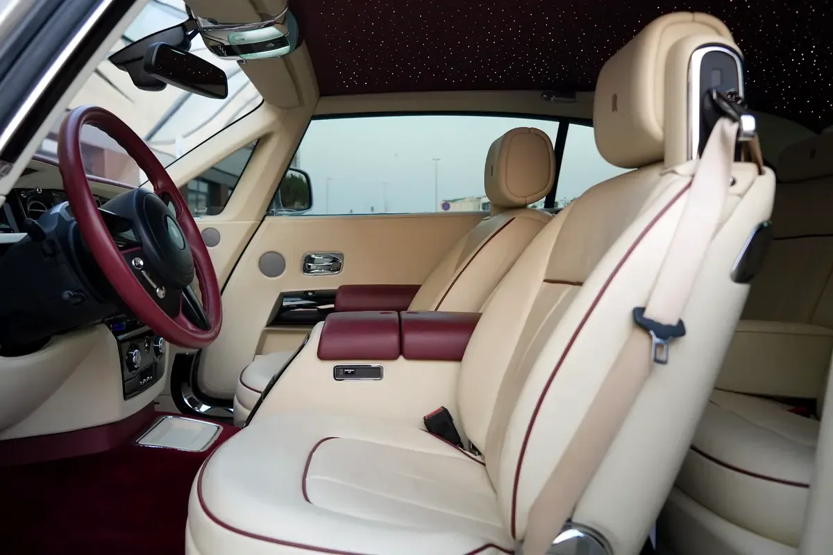 Rolls-Royce Phantom 6.8 AT (460 حصان) - 13