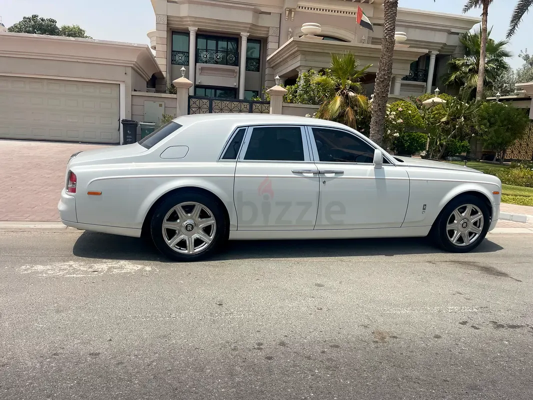 Rolls-Royce Phantom 6.8 AT RWD (460 hp)