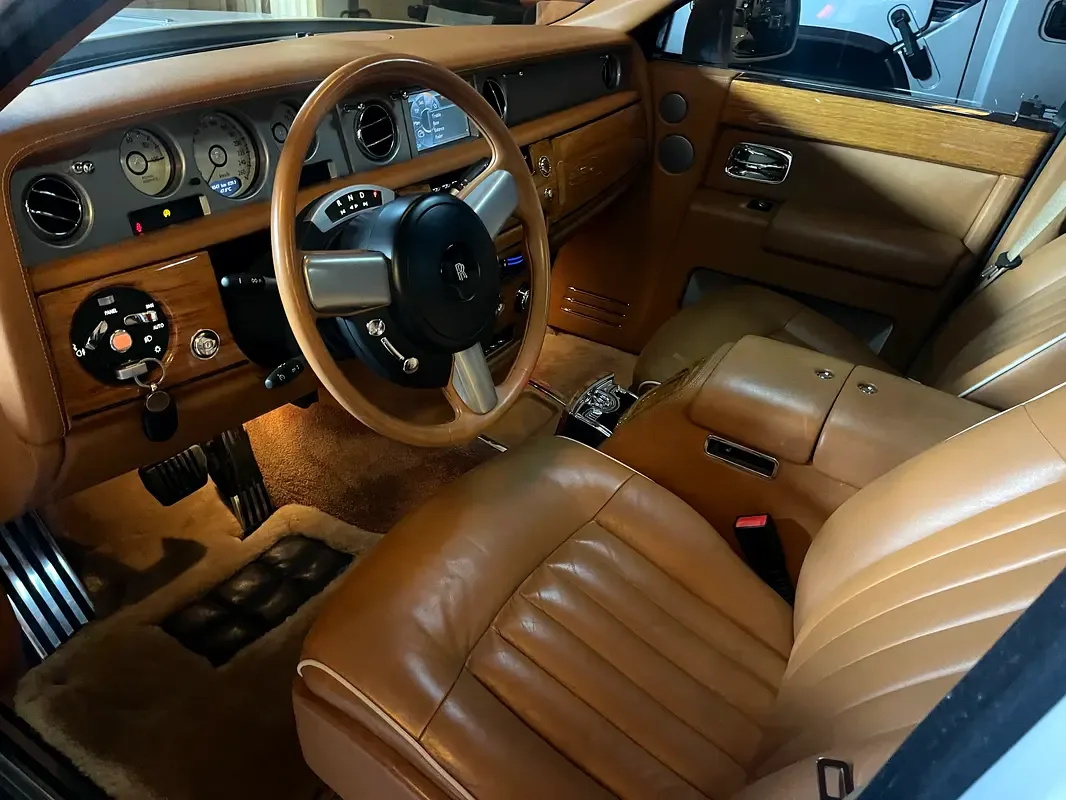Rolls-Royce Phantom 6.8 AT RWD (460 hp) - 4