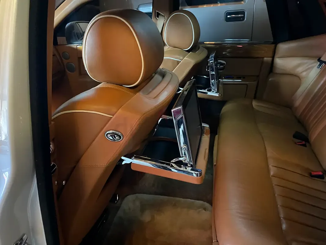 Rolls-Royce Phantom 6.8 AT RWD (460 hp) - 6