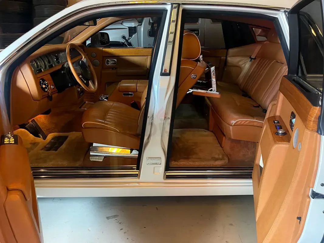 Rolls-Royce Phantom 6.8 AT RWD (460 hp) - 5