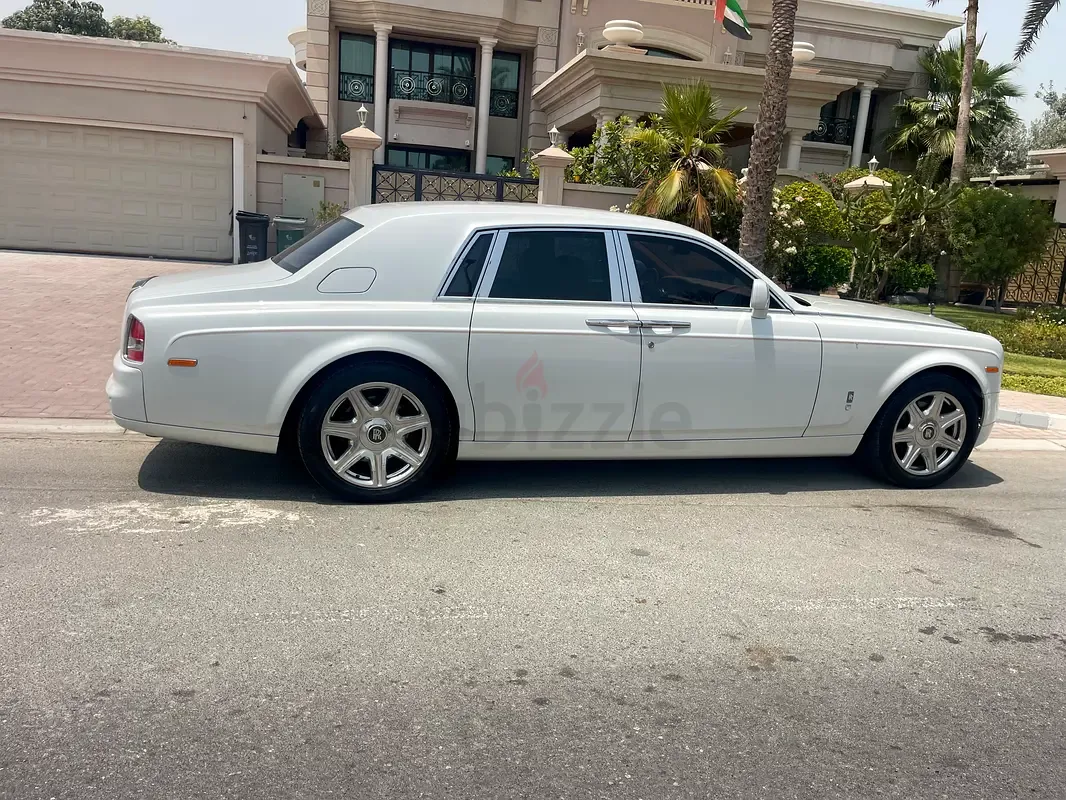 Rolls-Royce Phantom 6.8 AT RWD (460 hp) - 12