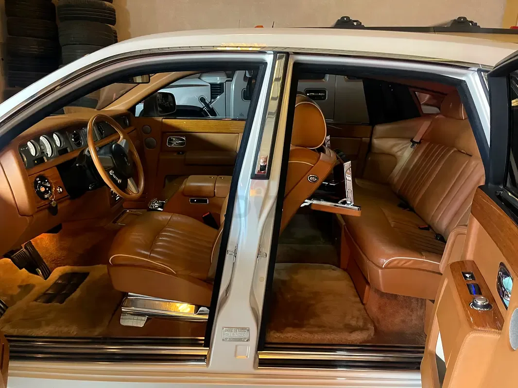 Rolls-Royce Phantom 6.8 AT RWD (460 hp) - 11
