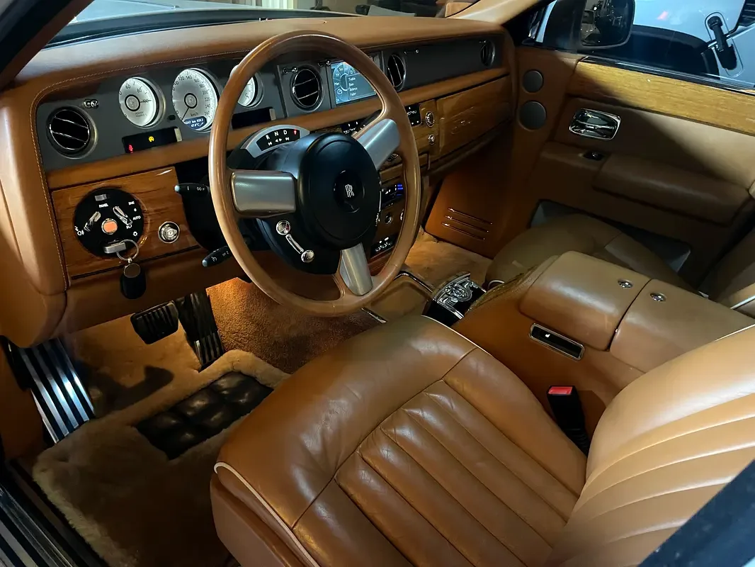 Rolls-Royce Phantom 6.8 AT RWD (460 hp) - 15