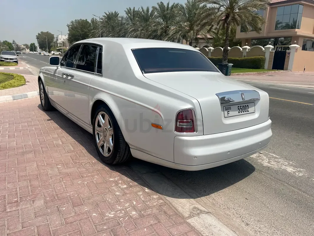 Rolls-Royce Phantom 6.8 AT RWD (460 hp) - 16