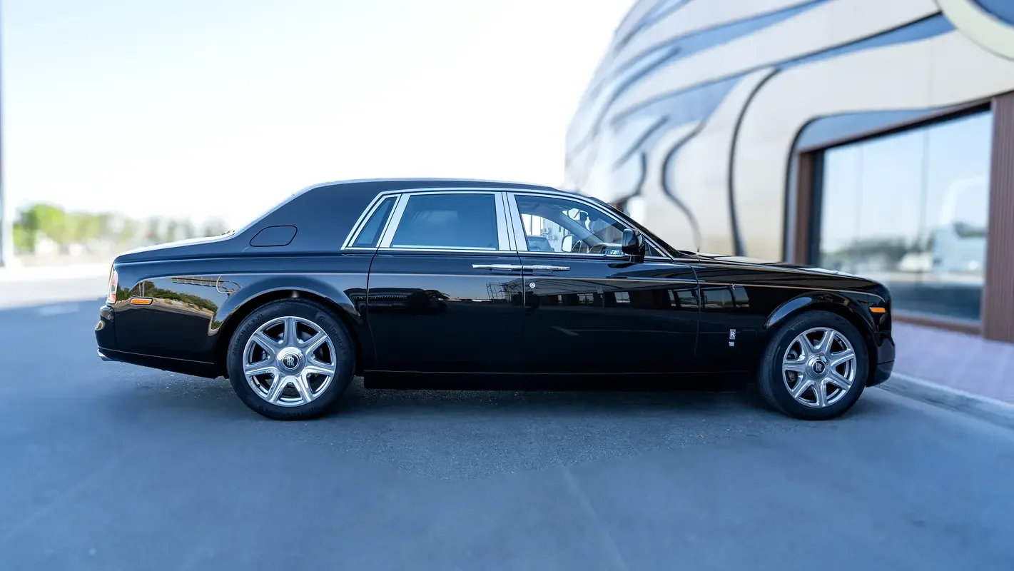 Rolls-Royce Phantom 6.8 AT RWD (460 hp) - 7