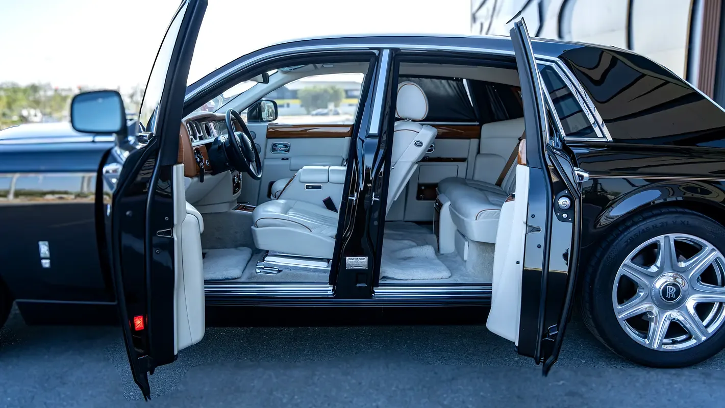 Rolls-Royce Phantom 6.8 AT RWD (460 hp) - 9
