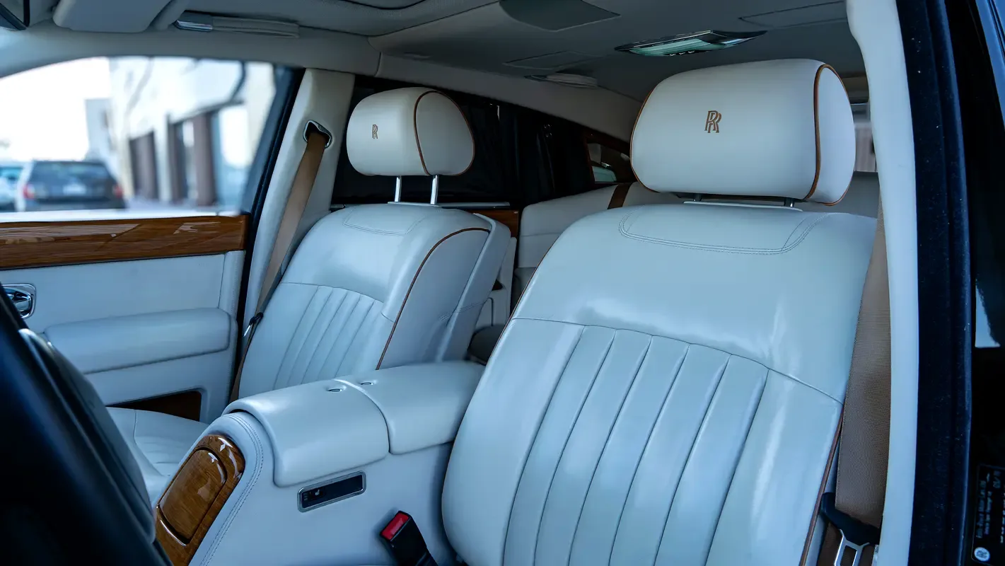 Rolls-Royce Phantom 6.8 AT RWD (460 hp) - 13