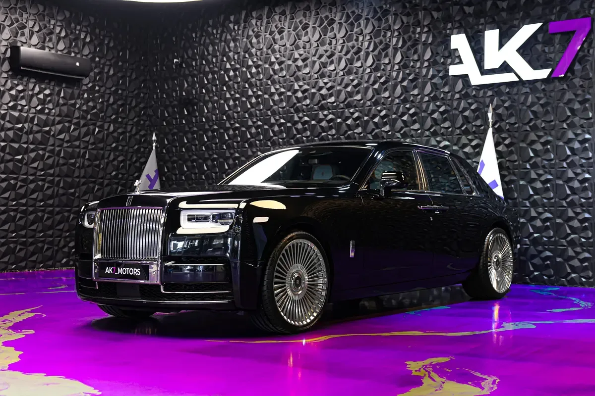 Rolls-Royce Phantom 6.8 AT RWD (571 hp)