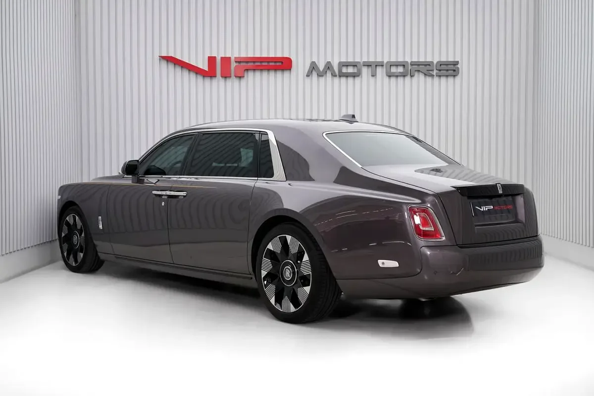 Rolls-Royce Phantom 6.8 AT RWD (571 حصان) - 4