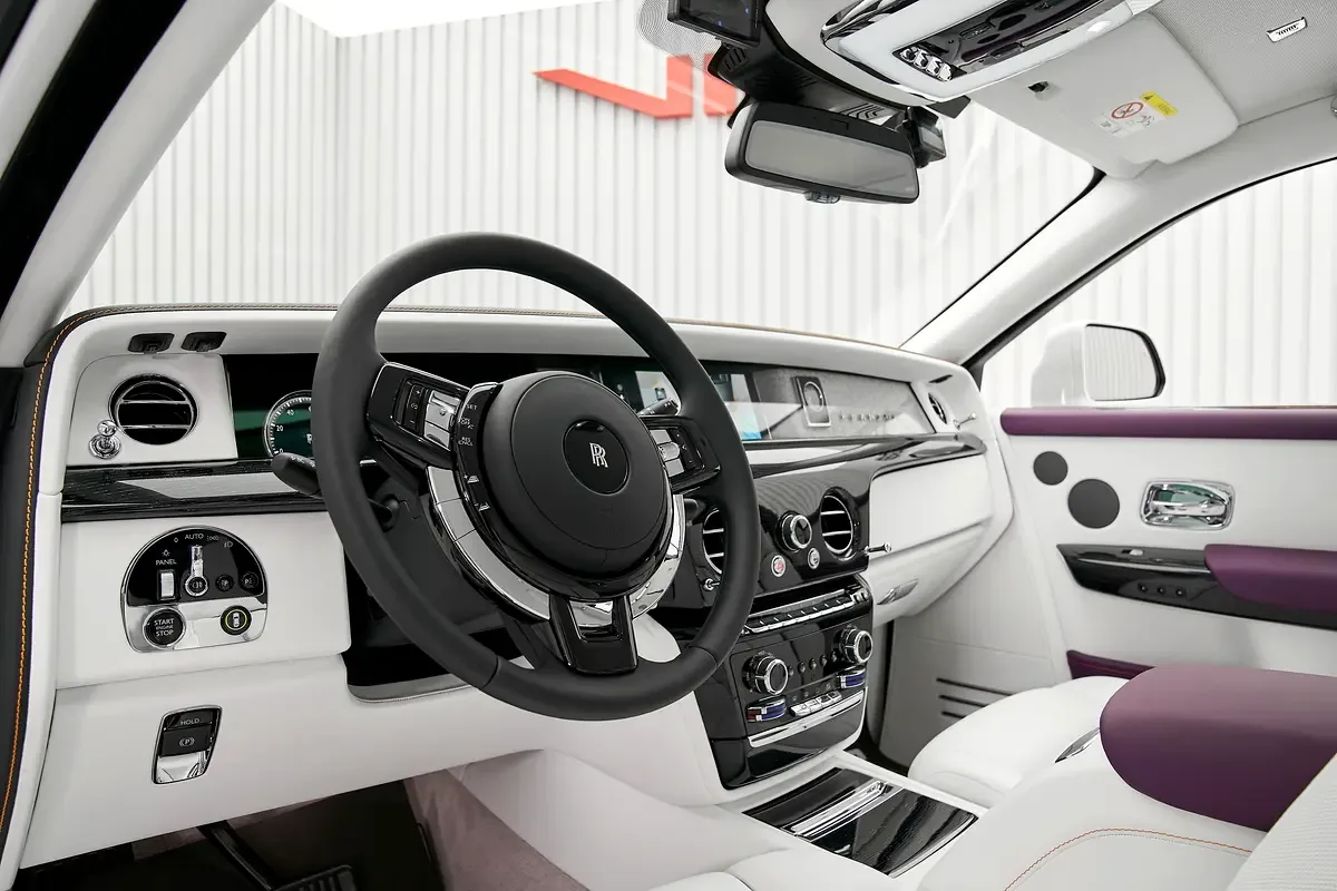 Rolls-Royce Phantom 6.8 AT RWD (571 hp) - 11