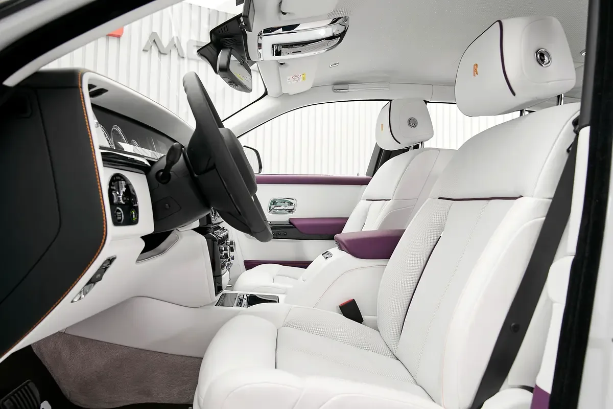 Rolls-Royce Phantom 6.8 AT RWD (571 hp) - 13