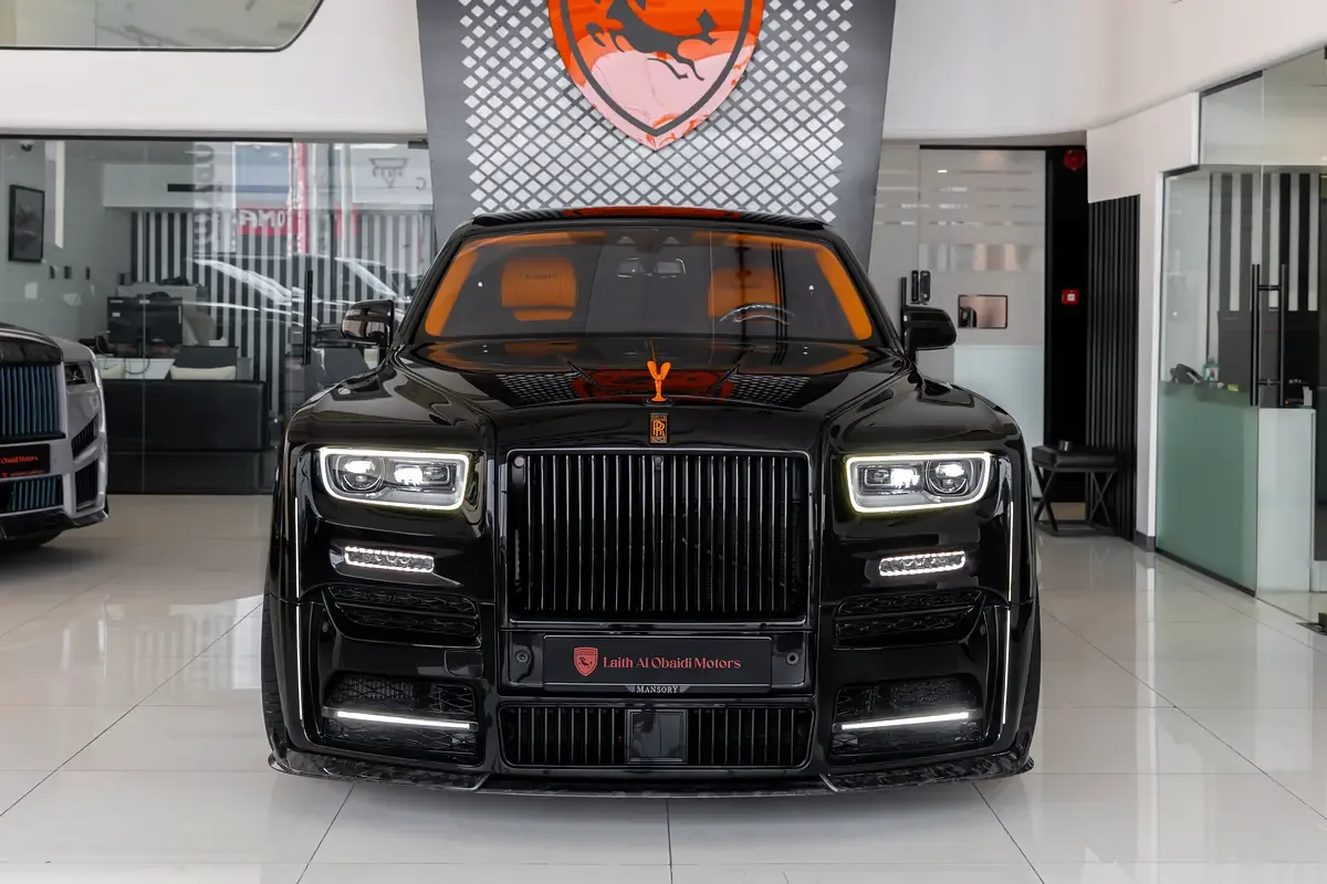Rolls-Royce Phantom 6.8 AT RWD (571 حصان) - 2