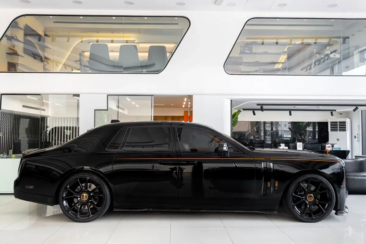 Rolls-Royce Phantom 6.8 AT RWD (571 حصان) - 7