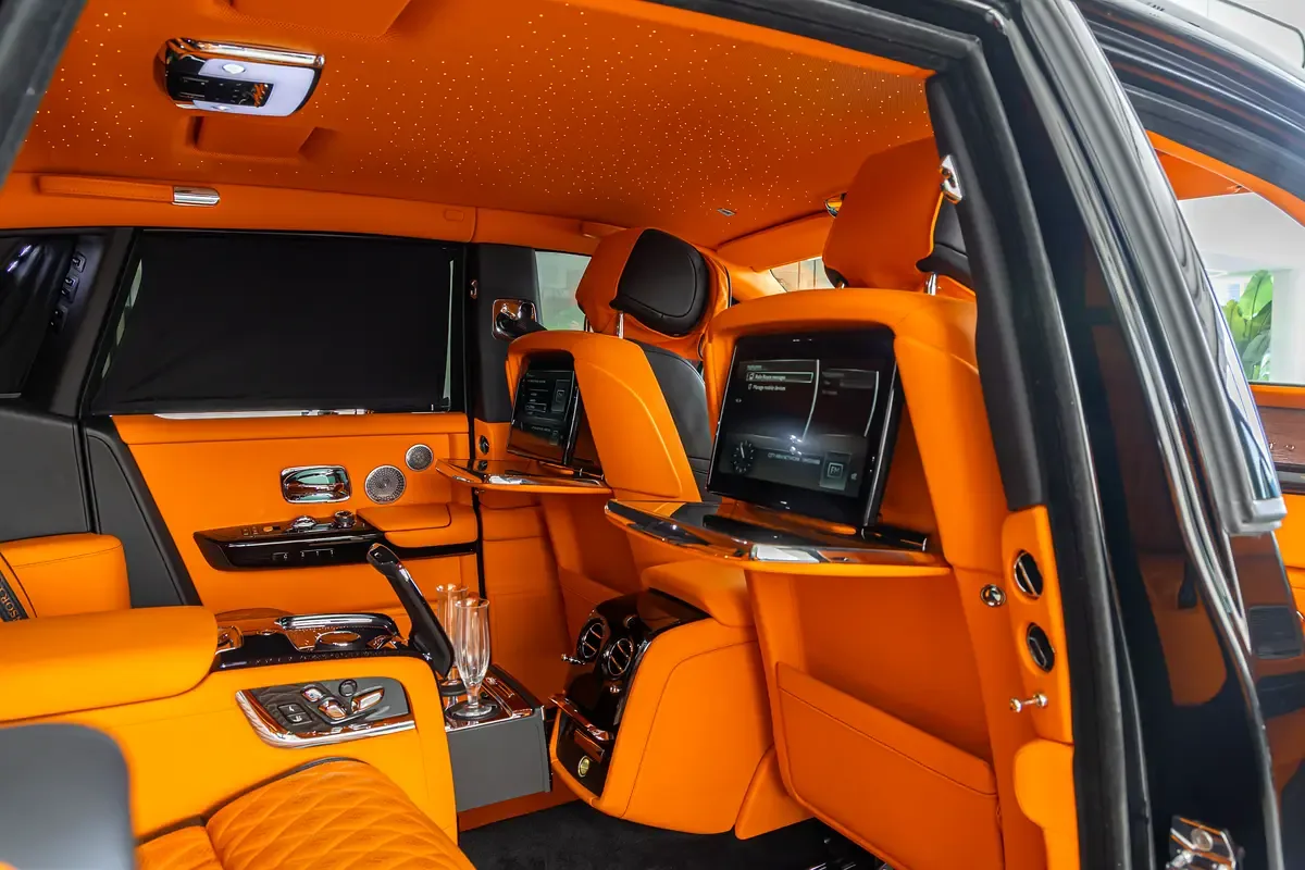 Rolls-Royce Phantom 6.8 AT RWD (571 حصان) - 15