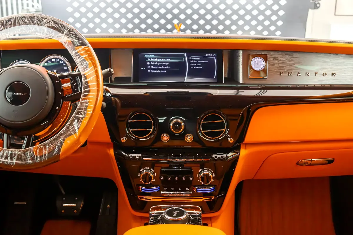 Rolls-Royce Phantom 6.8 AT RWD (571 حصان) - 12