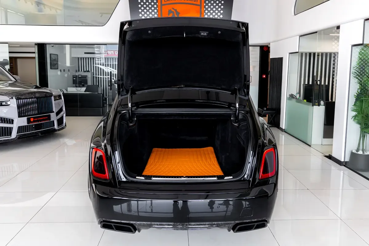 Rolls-Royce Phantom 6.8 AT RWD (571 حصان) - 18