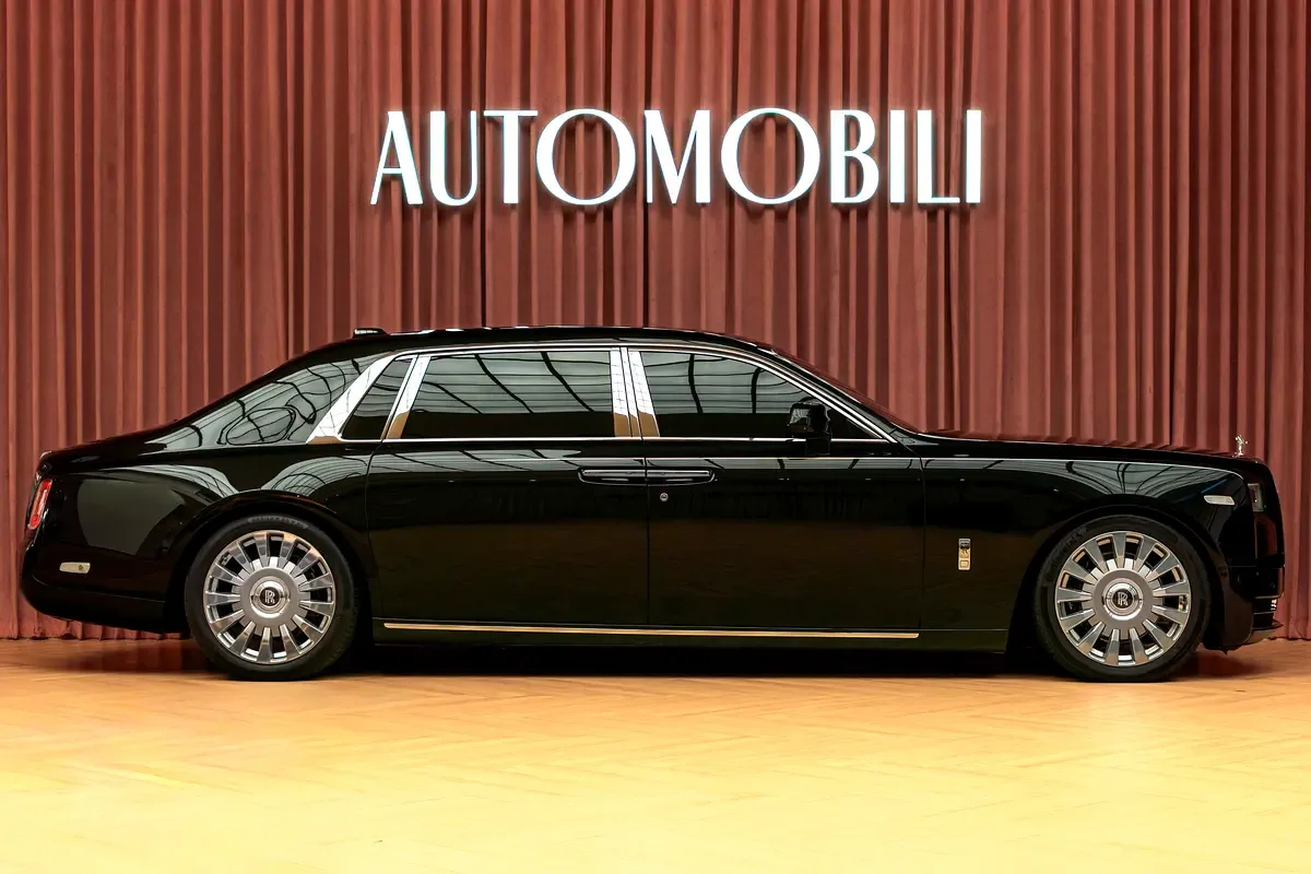 Rolls-Royce Phantom 6.8 AT RWD (571 حصان) - 2