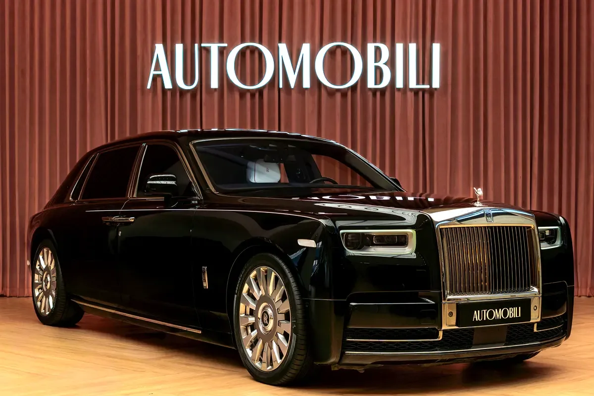 Rolls-Royce Phantom 6.8 AT RWD (571 hp)