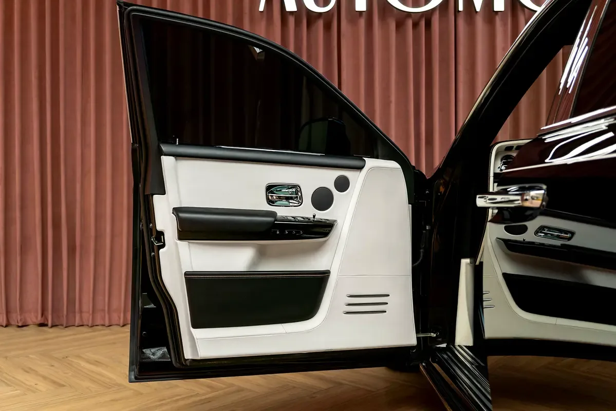 Rolls-Royce Phantom 6.8 AT RWD (571 حصان) - 11