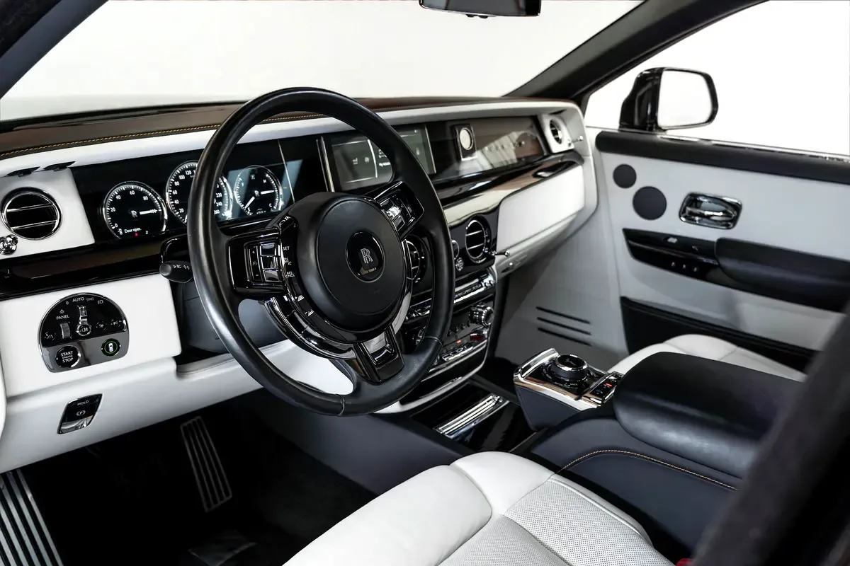 Rolls-Royce Phantom 6.8 AT RWD (571 حصان) - 14