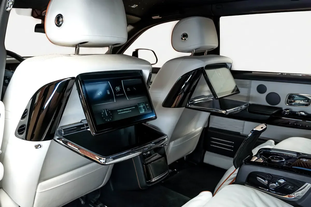 Rolls-Royce Phantom 6.8 AT RWD (571 حصان) - 17