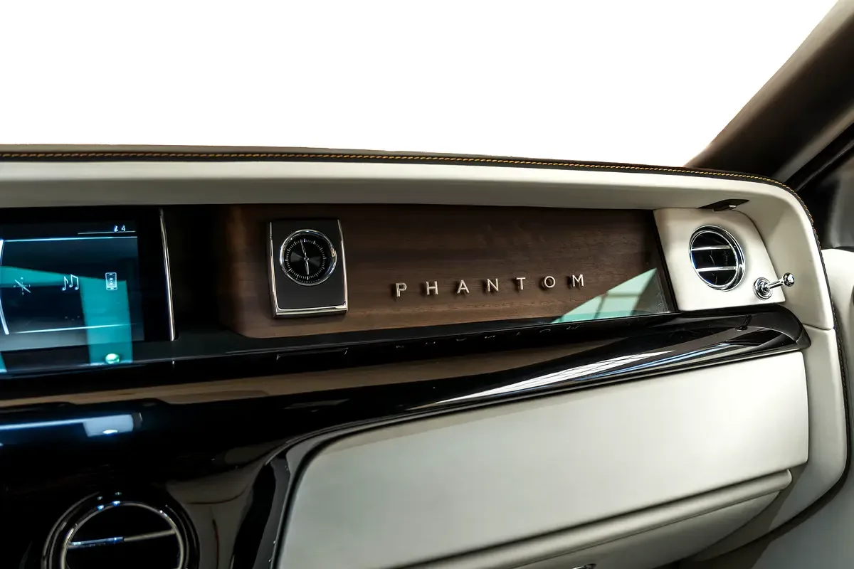 Rolls-Royce Phantom 6.8 AT RWD (571 حصان) - 20