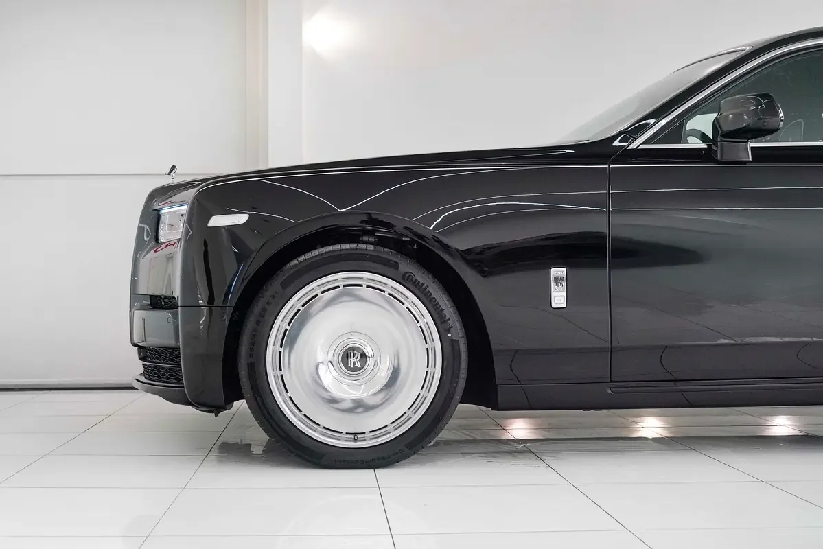 Rolls-Royce Phantom 6.8 AT RWD (571 حصان) - 6