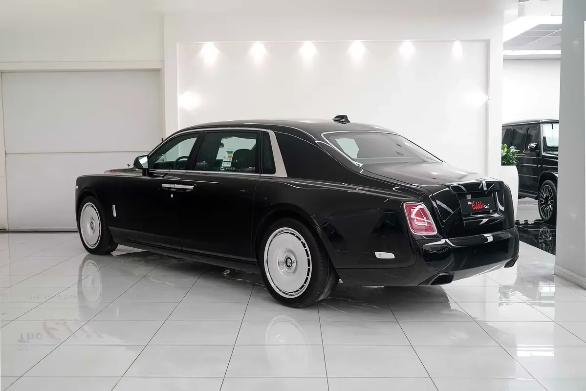 Rolls-Royce Phantom 6.8 AT RWD (571 حصان) - 4
