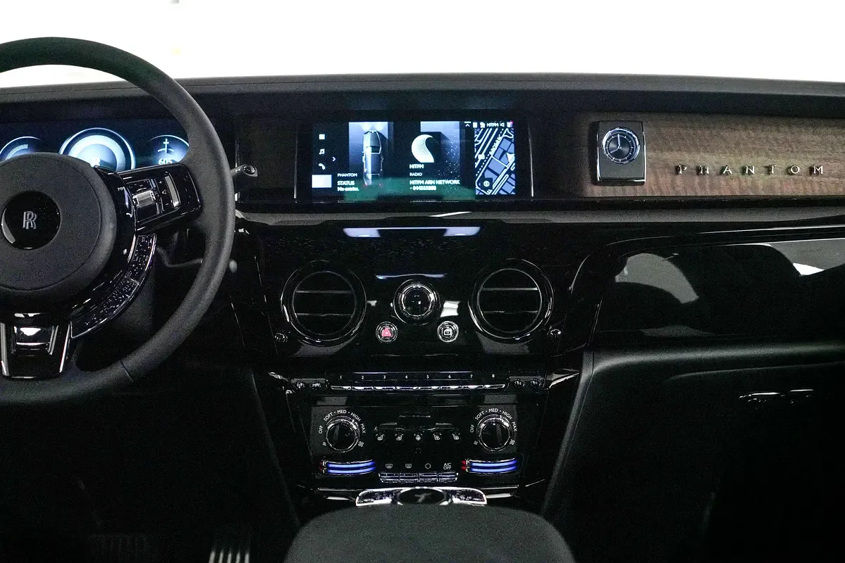 Rolls-Royce Phantom 6.8 AT RWD (571 حصان) - 8