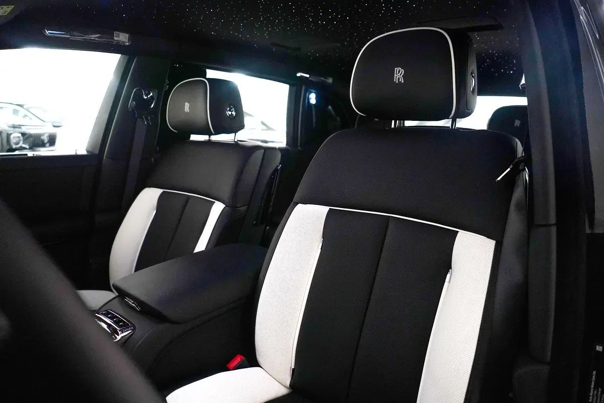 Rolls-Royce Phantom 6.8 AT RWD (571 حصان) - 12