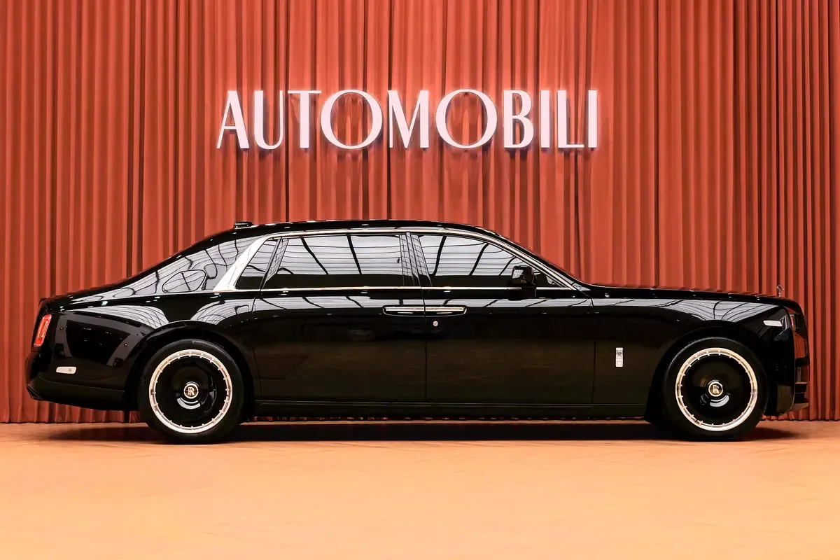 Rolls-Royce Phantom 6.8 AT RWD (571 hp) - 2