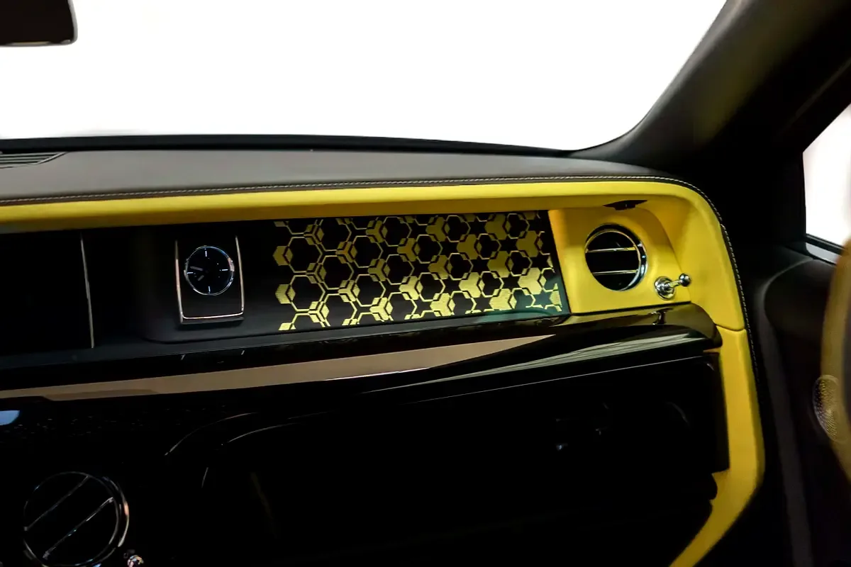 Rolls-Royce Phantom 6.8 AT RWD (571 hp) - 12