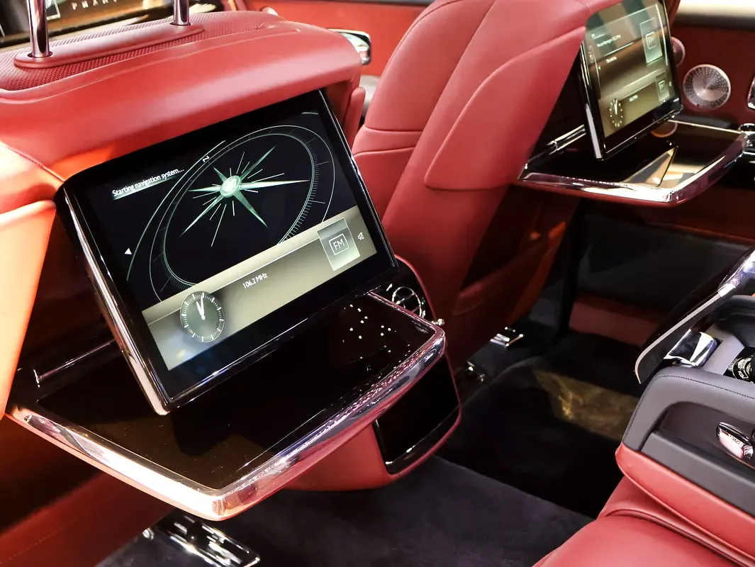 Rolls-Royce Phantom 6.8 AT RWD (571 حصان) - 7