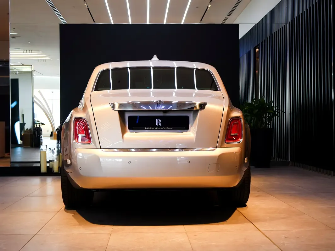 Rolls-Royce Phantom 6.8 AT RWD (571 حصان) - 10