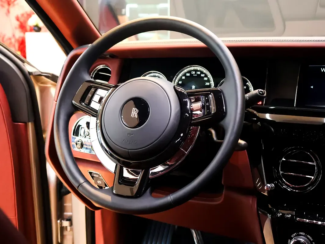 Rolls-Royce Phantom 6.8 AT RWD (571 حصان) - 8