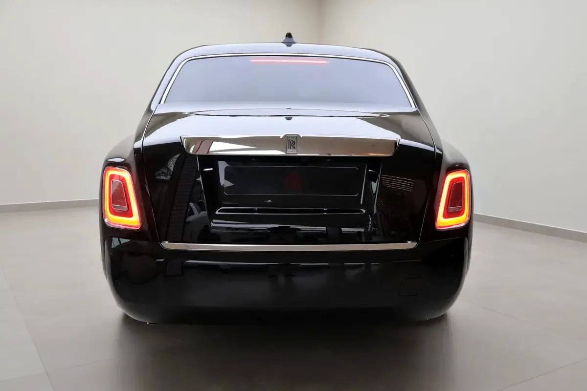 Rolls-Royce Phantom 6.8 AT RWD (571 حصان) - 4