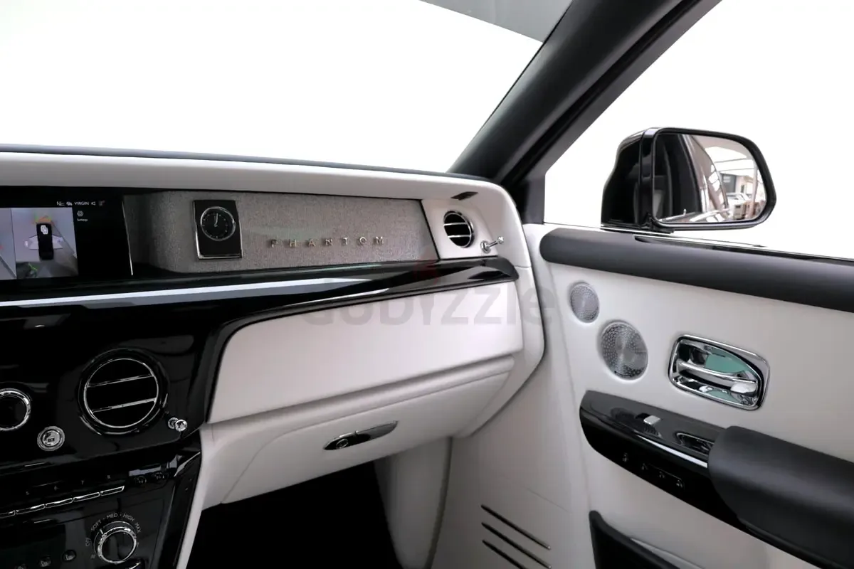 Rolls-Royce Phantom 6.8 AT RWD (571 حصان) - 12