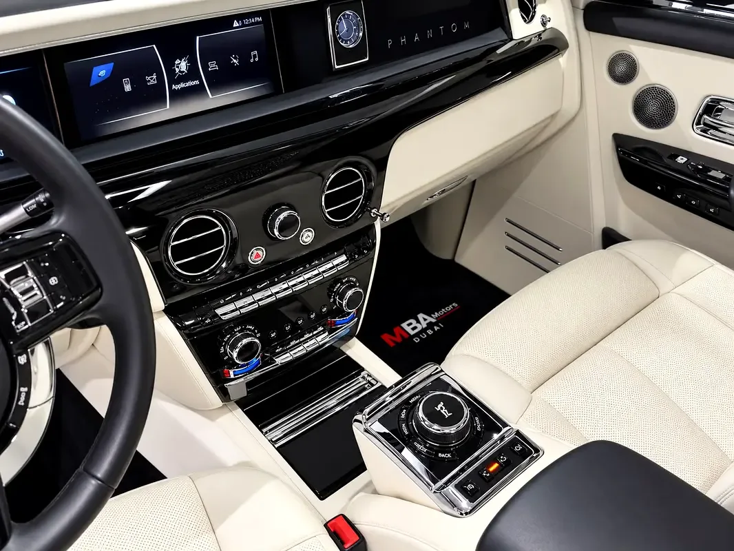 Rolls-Royce Phantom 6.8 AT RWD (571 حصان) - 9