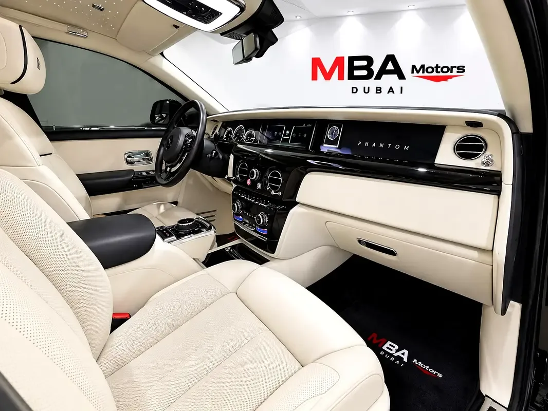 Rolls-Royce Phantom 6.8 AT RWD (571 حصان) - 12