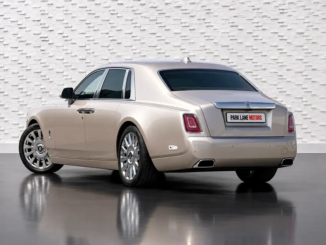 Rolls-Royce Phantom 6.8 AT RWD (571 hp) - 2