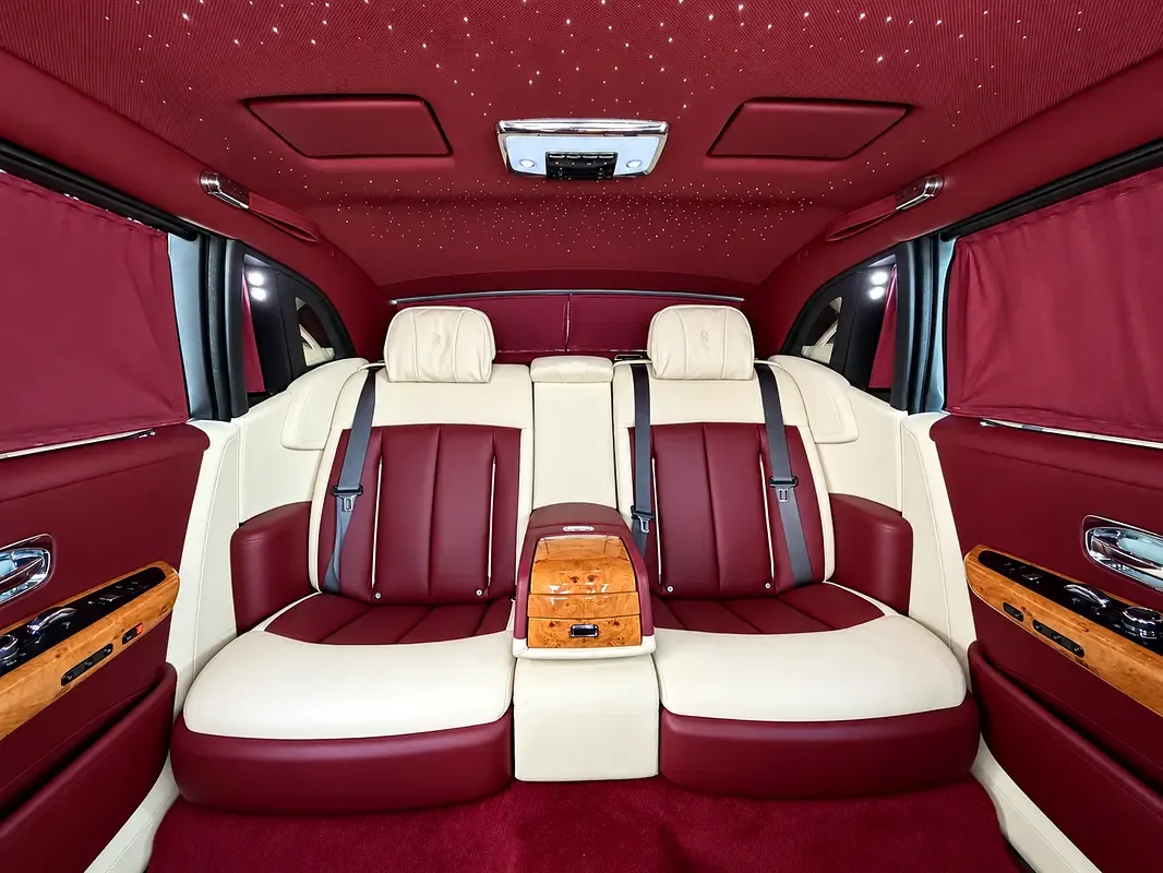 Rolls-Royce Phantom 6.8 AT RWD (571 hp) - 12