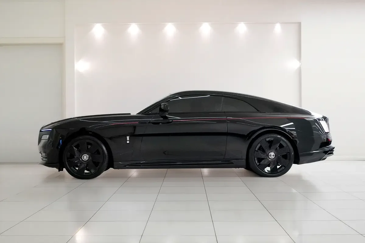 Rolls-Royce Spectre AT 4WD (585 حصان) - 2
