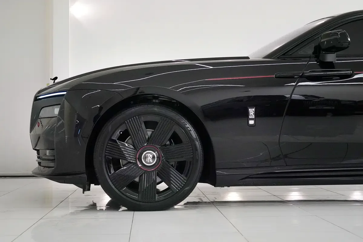 Rolls-Royce Spectre AT 4WD (585 حصان) - 6